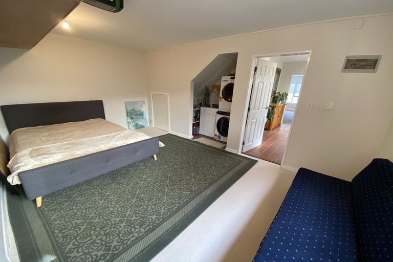 Photo of property in 16j Hobson Street, Thorndon, Wellington, 6011