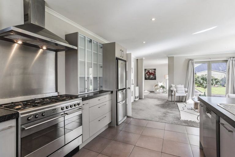 Photo of property in 2 Ascot Place, Rangiora, 7400