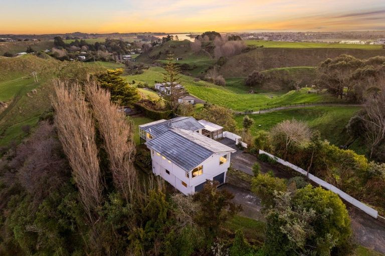 Photo of property in 17 East Way, Durie Hill, Whanganui, 4500
