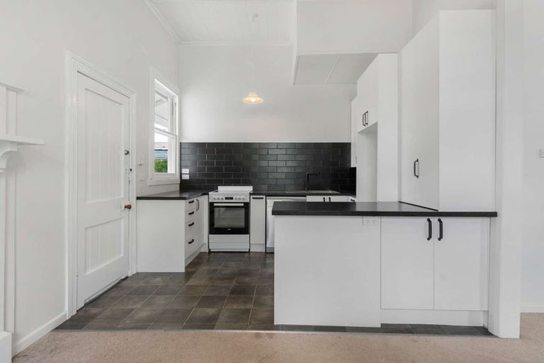 Photo of property in 24 Alma Road, Gonville, Whanganui, 4501