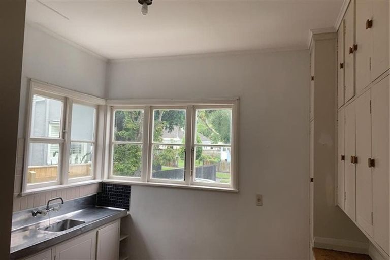 Photo of property in 51 Durham Crescent, Fairfield, Lower Hutt, 5011