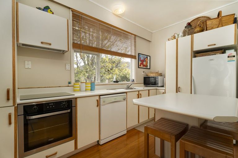 Photo of property in 18 Omar Street, Khandallah, Wellington, 6035