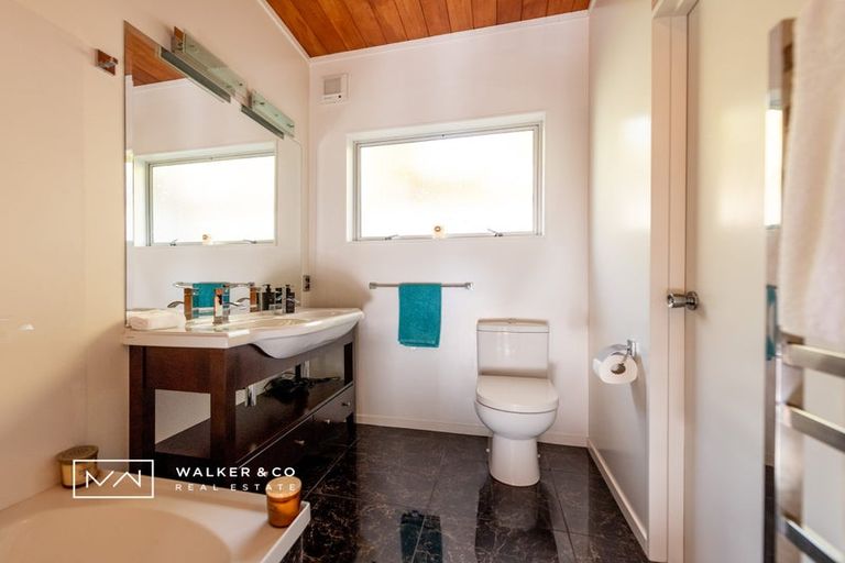 Photo of property in 41 Fendalton Crescent, Pinehaven, Upper Hutt, 5019