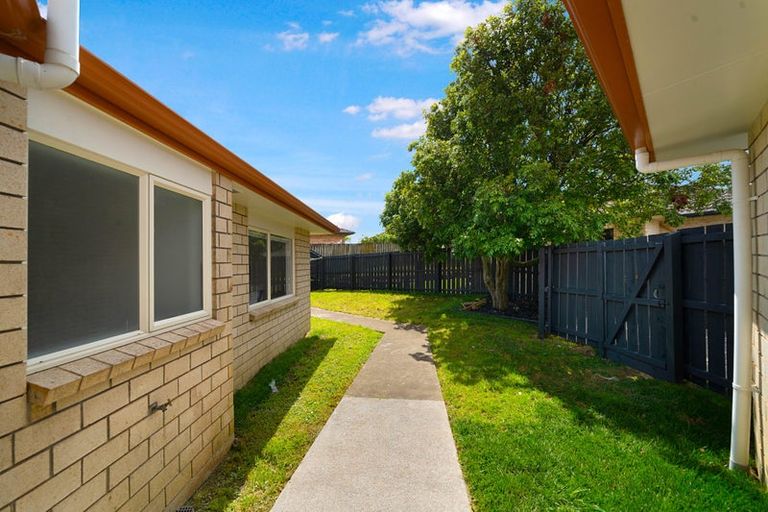 Photo of property in 5 Retreat Drive, Mangere, Auckland, 2022