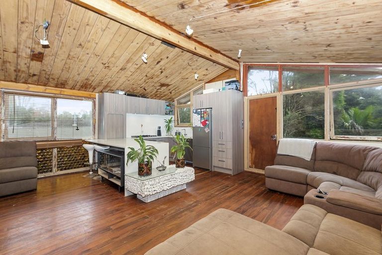 Photo of property in 55 Rimutaka Place, Titirangi, Auckland, 0604