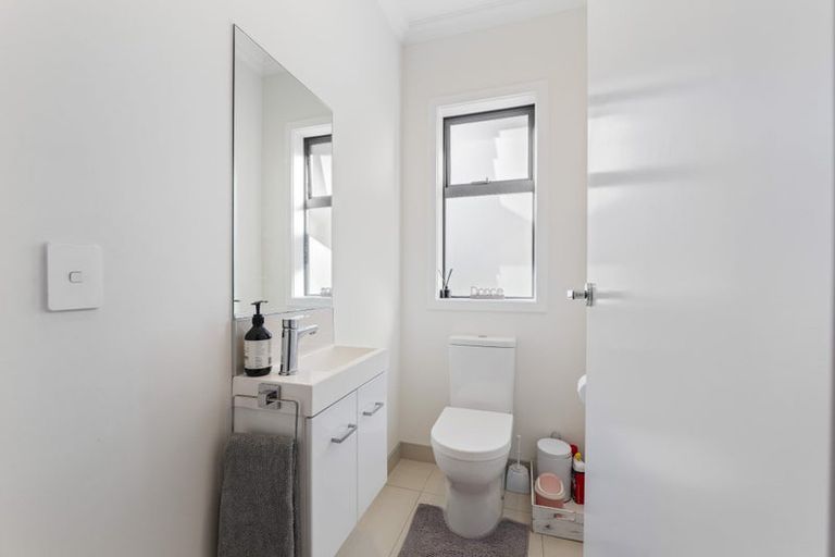 Photo of property in 4 Fern Lane, Whalers Gate, New Plymouth, 4310