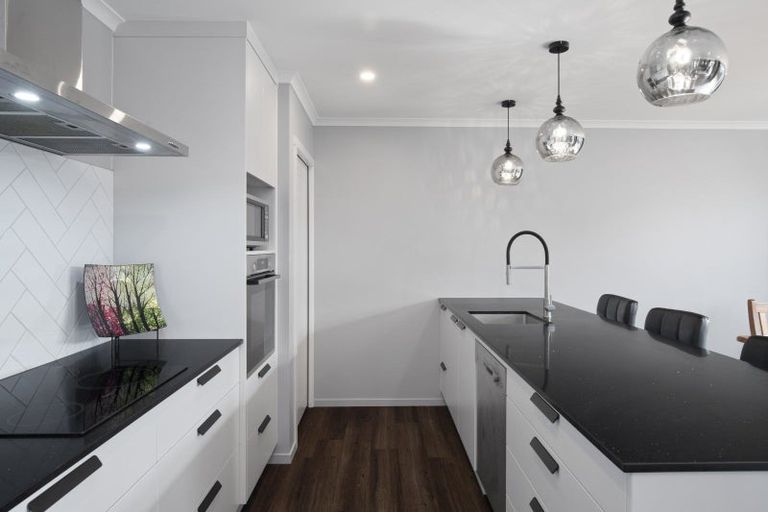 Photo of property in 4 Cook Drive, Tuakau, 2121