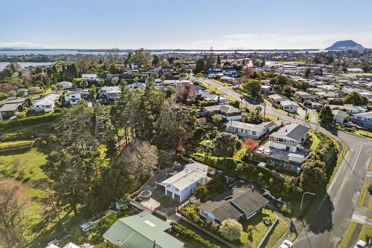 Photo of property in 11 Graham Place, Bellevue, Tauranga, 3110