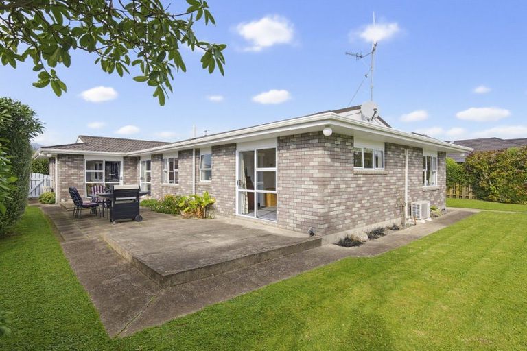 Photo of property in 16 Easton Way, Levin, 5510