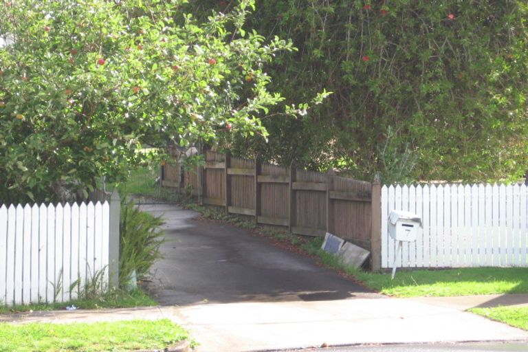 Photo of property in 7 Regia Close, Half Moon Bay, Auckland, 2012