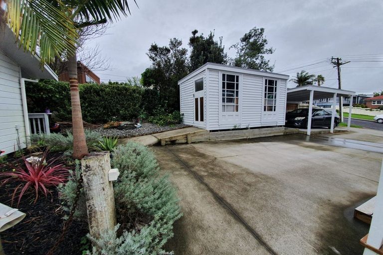Photo of property in 39 Dakota Avenue, Beach Haven, Auckland, 0626