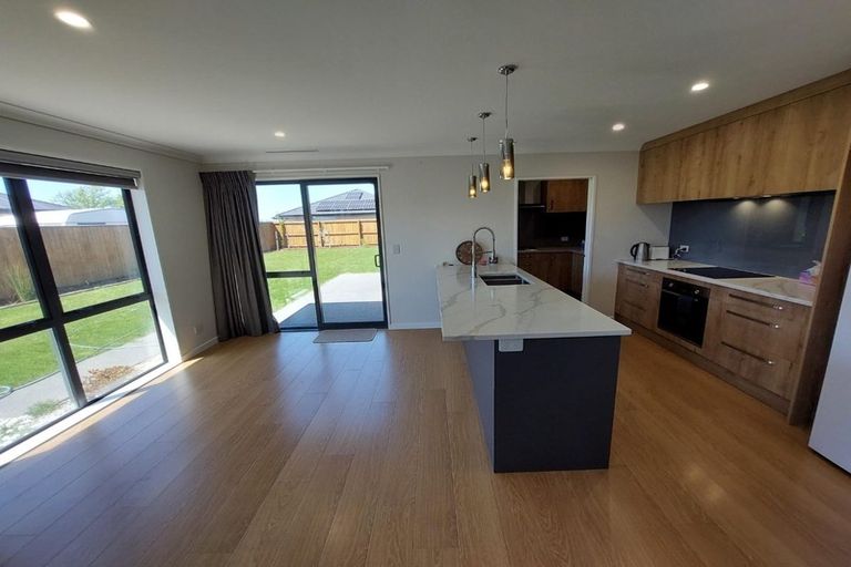 Photo of property in 6 Feather Place, Rolleston, 7615