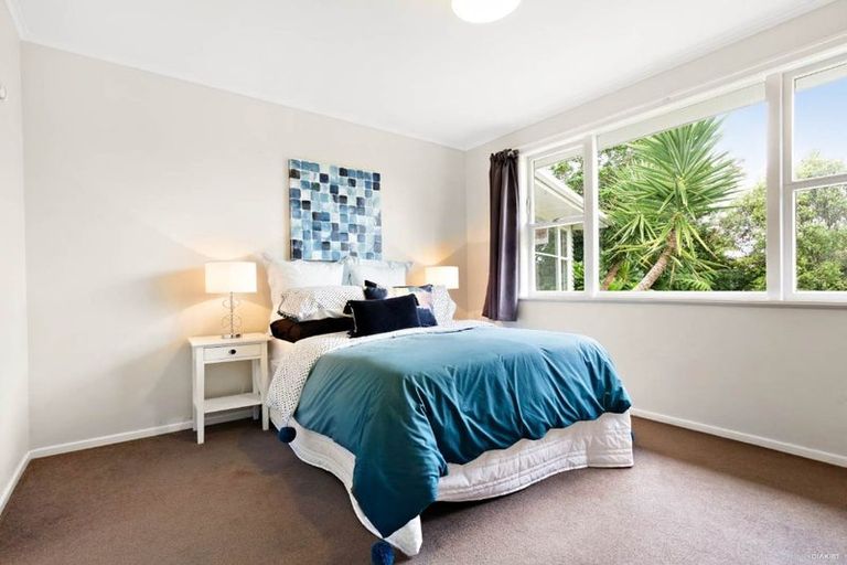 Photo of property in 22 Trojan Crescent, New Lynn, Auckland, 0600