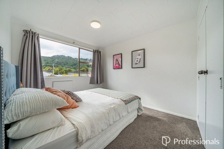 Photo of property in 3d Kopara Grove, Stokes Valley, Lower Hutt, 5019