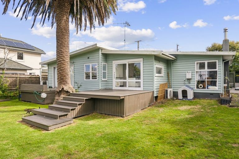 Photo of property in 36 Golf Road, Paraparaumu Beach, Paraparaumu, 5032