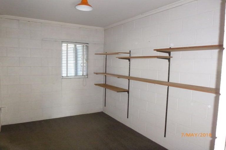 Photo of property in 1b/2 Divich Avenue, Te Atatu South, Auckland, 0610