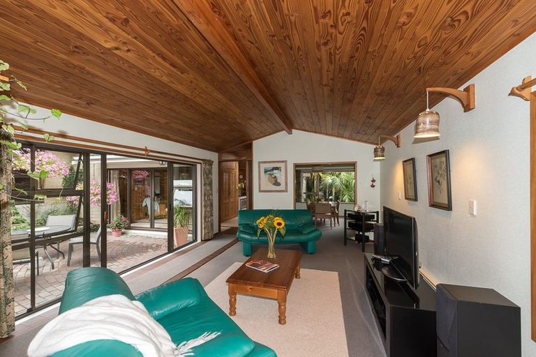 Photo of property in 3 Hebe Place, Birkenhead, Auckland, 0626