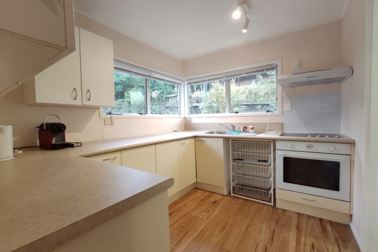 Photo of property in 2/19 Capilano Place, Glenfield, Auckland, 0629