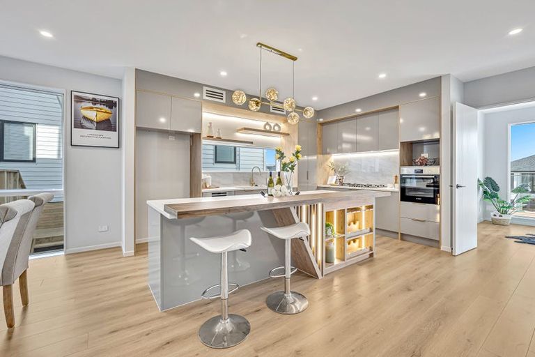 Photo of property in 40 Drumnaconagher Road, Flat Bush, Auckland, 2019