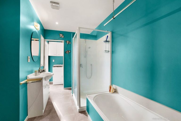 Photo of property in 9 Huntingdon Street, Northland, Wellington, 6012