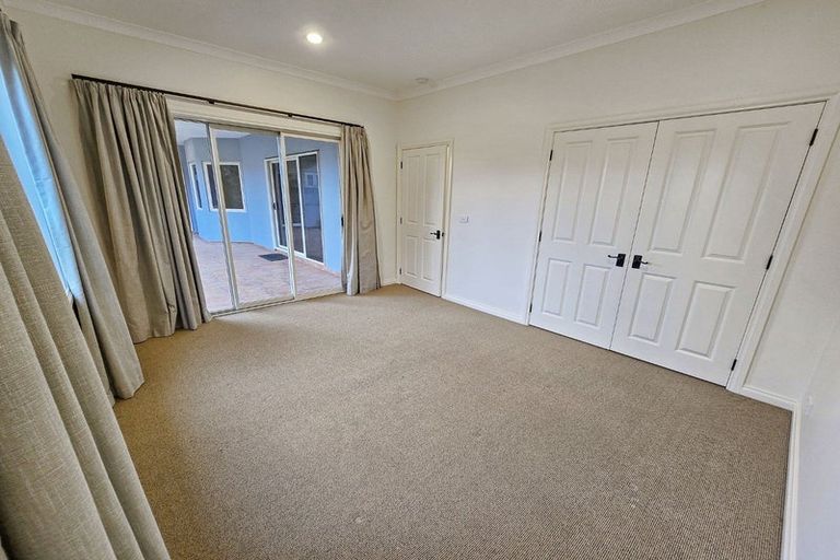 Photo of property in 16 Palliser Place, Poraiti, Napier, 4112