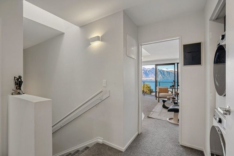 Photo of property in 54c Wynyard Crescent, Fernhill, Queenstown, 9300