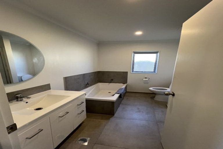 Photo of property in 36 Whareatua Avenue, Takanini, 2112