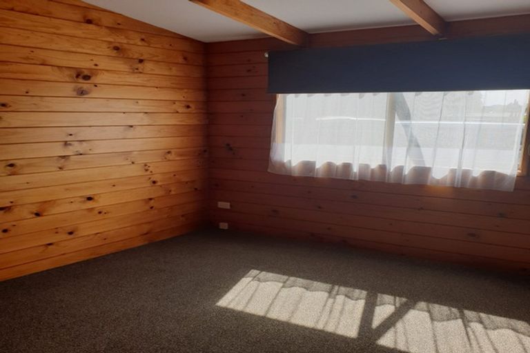 Photo of property in 28 Riverside Drive, Waiuku, 2123