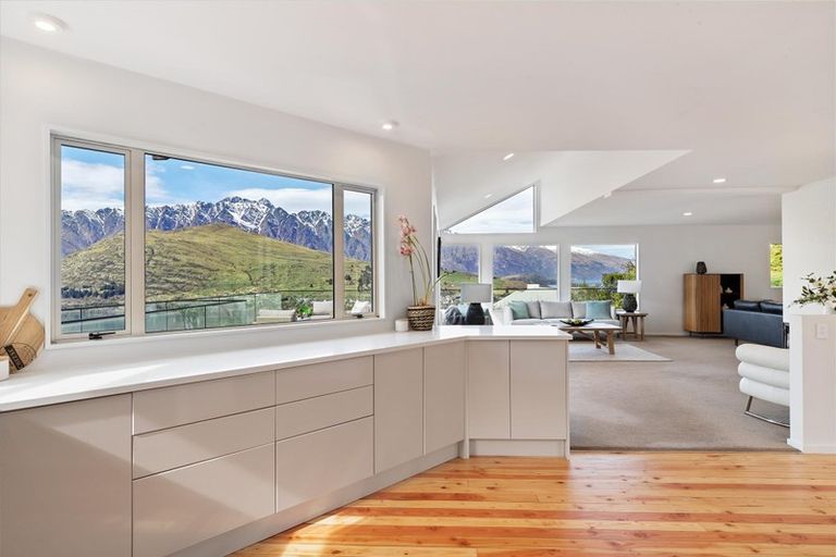 Photo of property in 70 Hensman Road, Queenstown, 9300