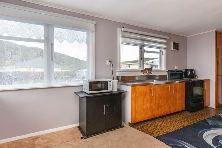 Photo of property in 96 Hall Street, Cobden, Greymouth, 7802