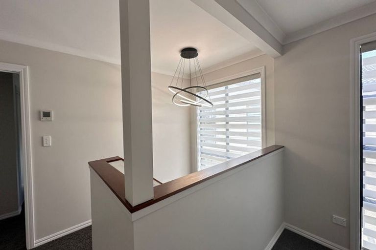 Photo of property in 19 Artesia Close, Shamrock Park, Auckland, 2016