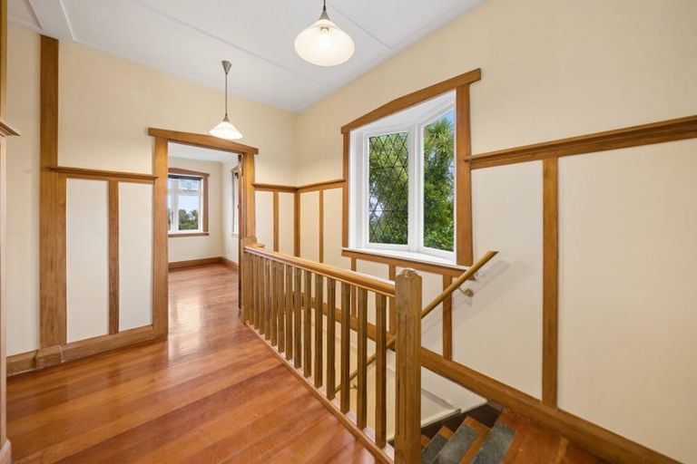 Photo of property in 8 Raroa Crescent, Northland, Wellington, 6012