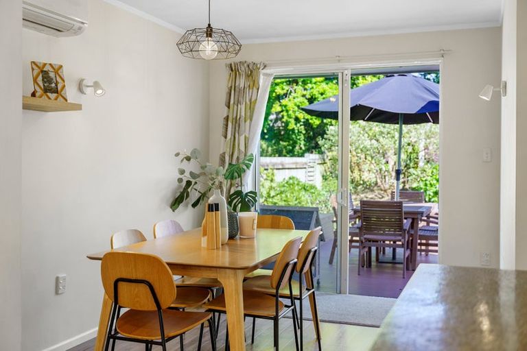 Photo of property in 15 Kauri Road, Waikanae, 5036