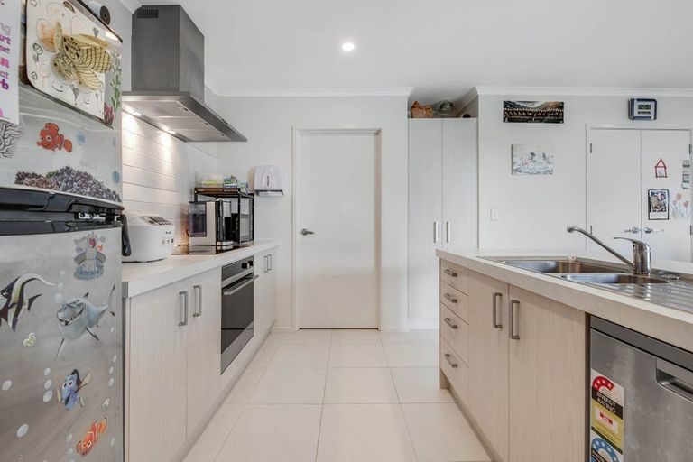 Photo of property in 17 Trevally Place, Snells Beach, 0920