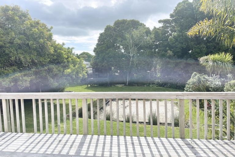 Photo of property in 7 Edgerton Road, Te Atatu Peninsula, Auckland, 0610