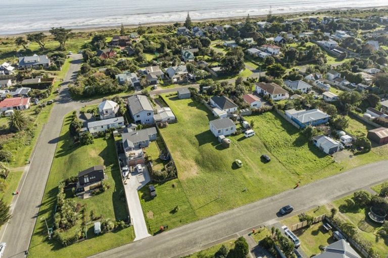 Photo of property in 65 Gawler Street, Te Horo Beach, Otaki, 5581