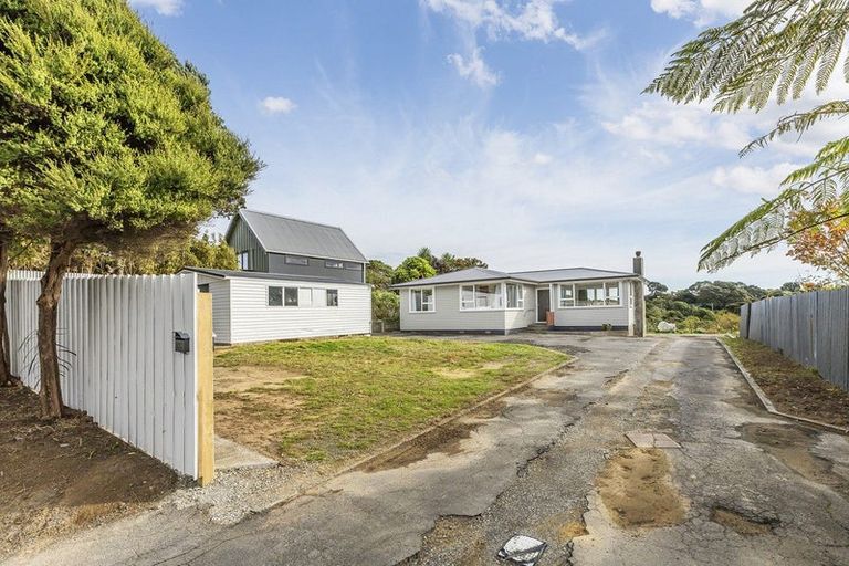 Photo of property in 135 Muri Road, Pukerua Bay, 5026