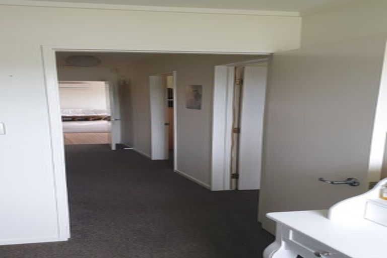 Photo of property in 14 Longview Rise, Massey, Auckland, 0614