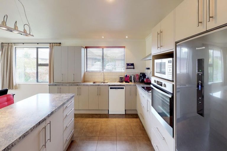 Photo of property in 16 Masefield Terrace, Kelvin Grove, Palmerston North, 4414