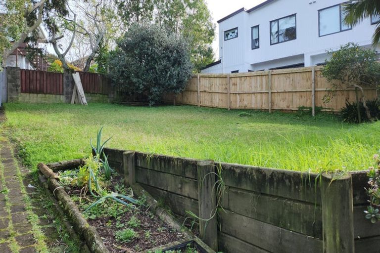 Photo of property in 38 Nui Mana Place, Te Atatu South, Auckland, 0610