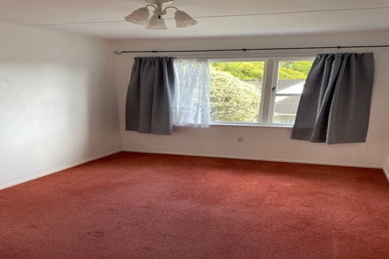 Photo of property in 87 Stewart Drive, Newlands, Wellington, 6037