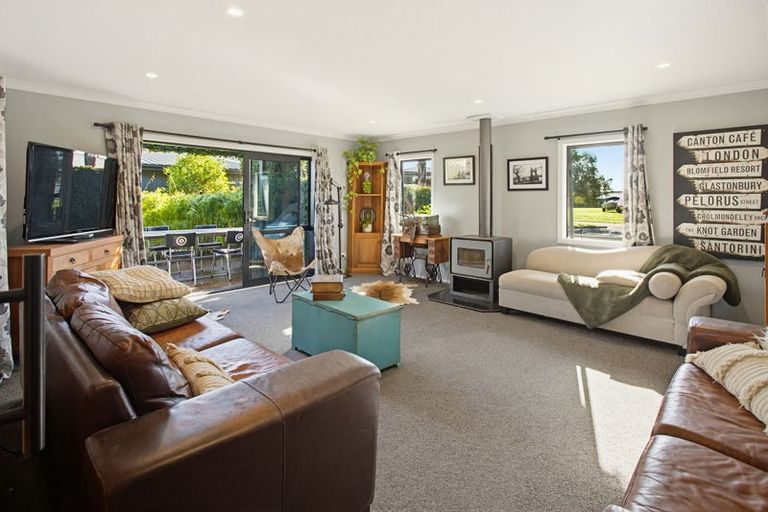 Photo of property in 5 Bravo Place, Whitianga, 3510