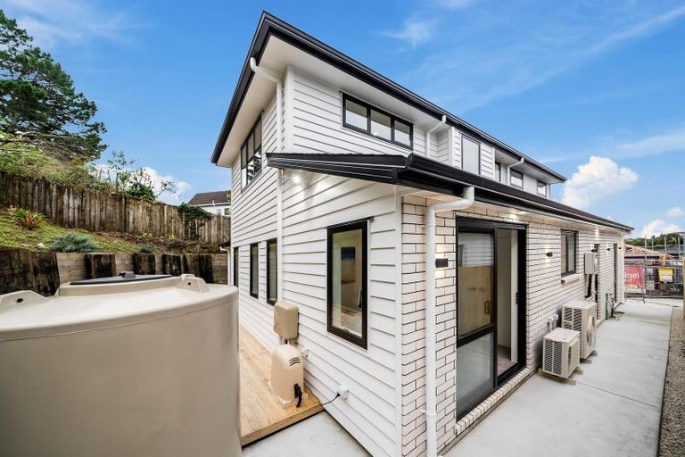 Photo of property in 11 Tawapou Close, Massey, 0614