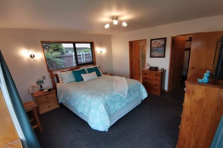 Photo of property in 11 Amdale Avenue, Broomfield, Christchurch, 8042