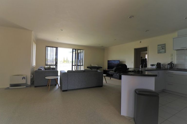 Photo of property in 14 Farleigh Close, Huntington, Hamilton, 3210