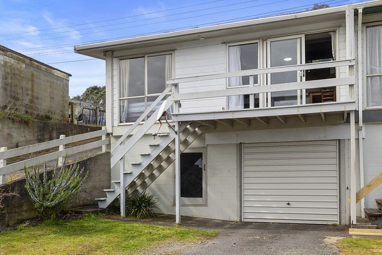 Photo of property in 164 Frankley Road, Frankleigh Park, New Plymouth, 4310