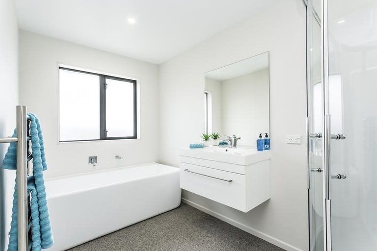 Photo of property in 52 Silver Springs Boulevard, Mosgiel, 9024