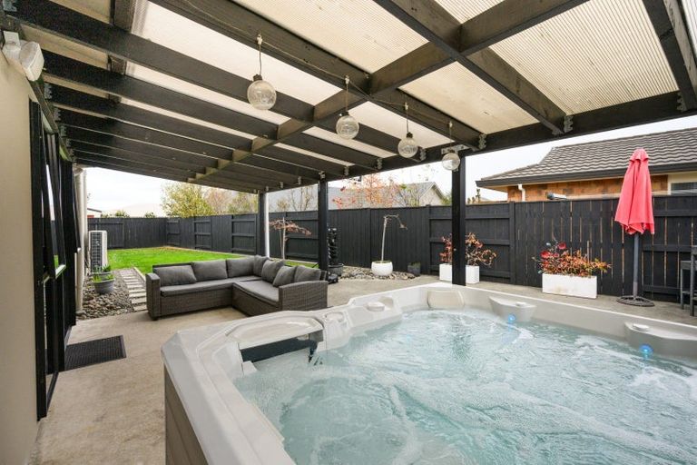 Photo of property in 24 Branigan Parade, Kelvin Grove, Palmerston North, 4414