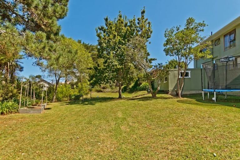 Photo of property in 2 Corric Hill, Torbay, Auckland, 0630