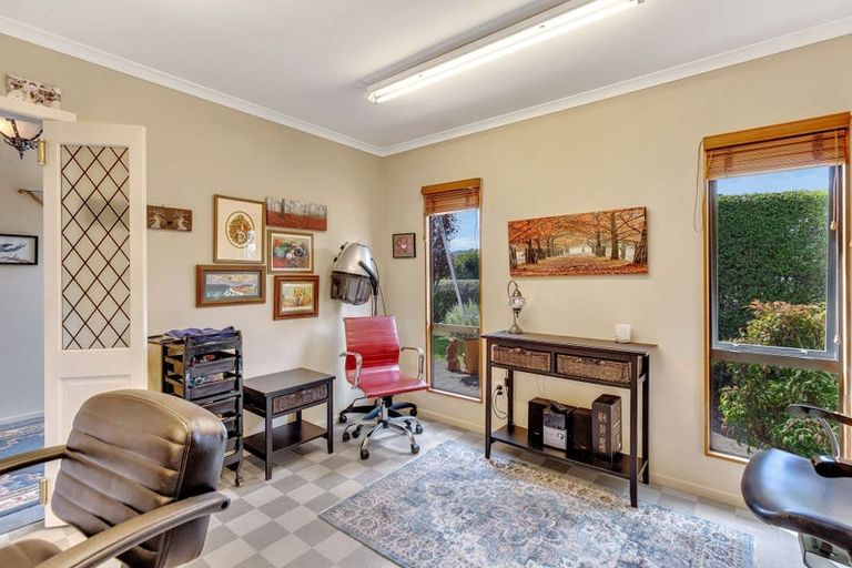 Photo of property in 44 Easton Way, Levin, 5510